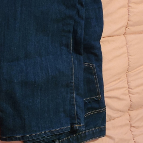 Jeans - Picture 2 of 4